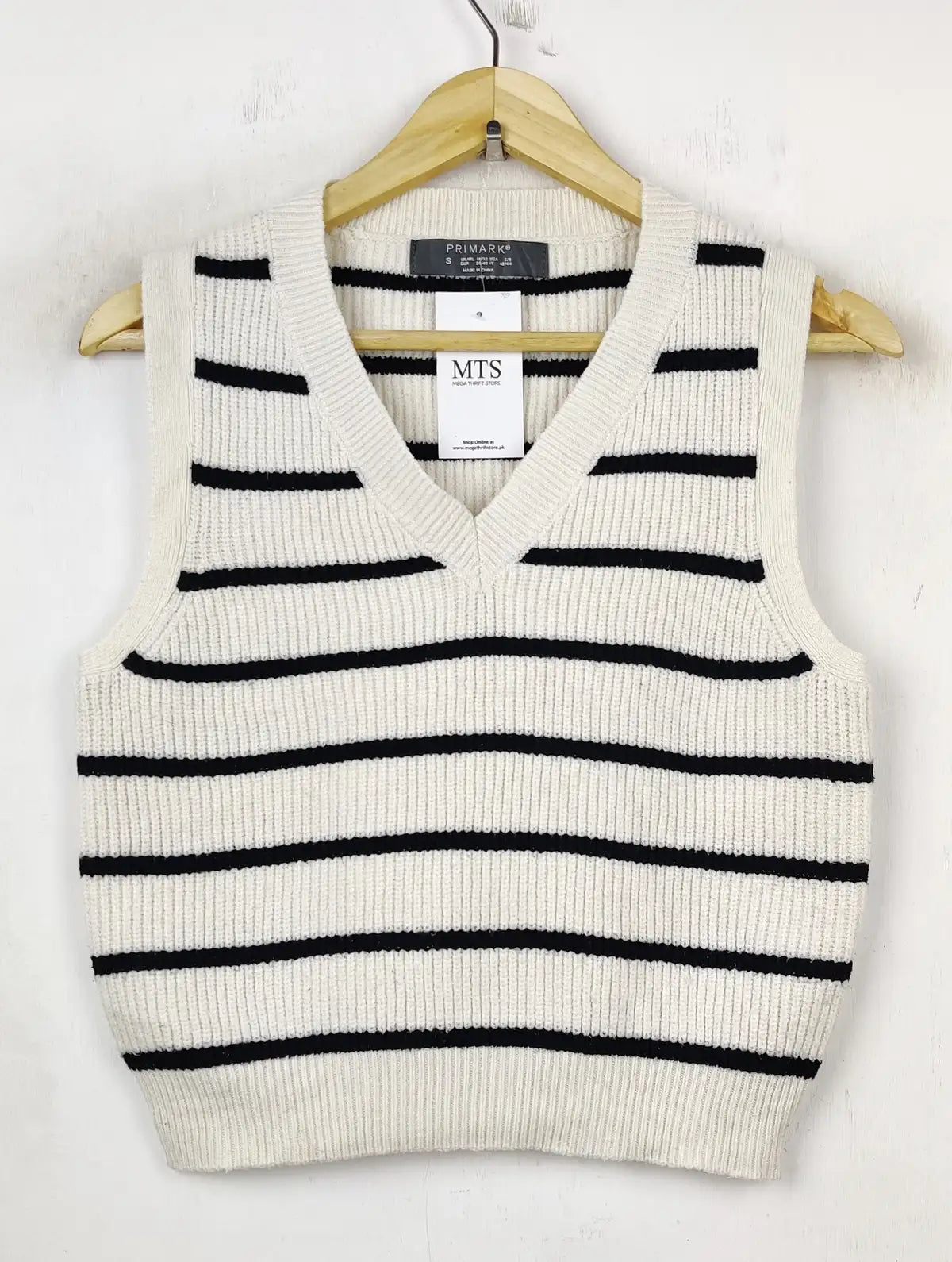 Buy online pre-used pre-loved 100% authentic & Original branded Primark (SL-2831) available in Pakistan. Top international brands avilable.