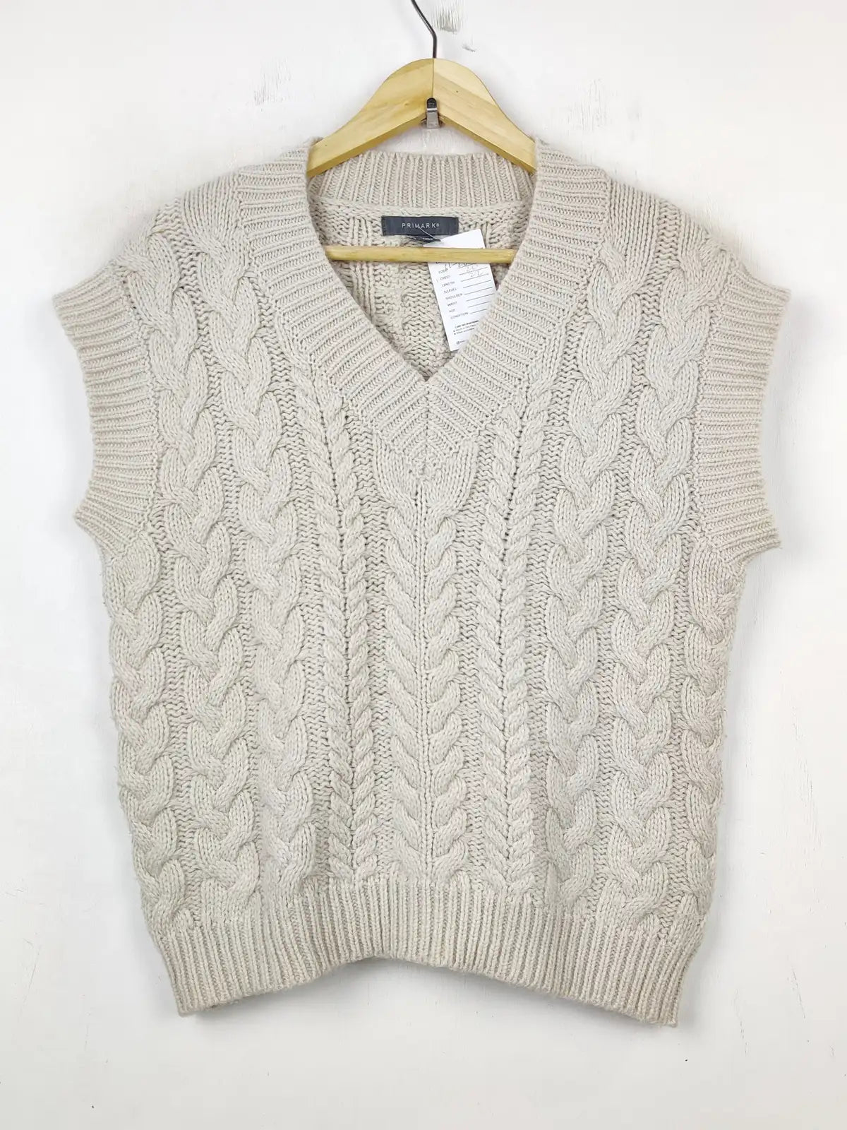 Buy online pre-used pre-loved 100% authentic & Original branded Primark (SL-2838) available in Pakistan. Top international brands avilable.