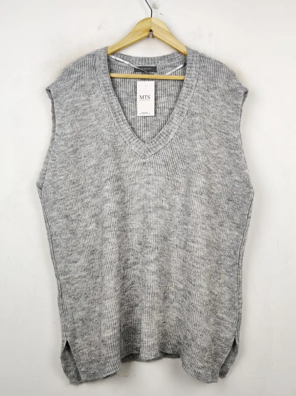 Buy online pre-used pre-loved 100% authentic & Original branded Primark (SL-2841) available in Pakistan. Top international brands avilable.