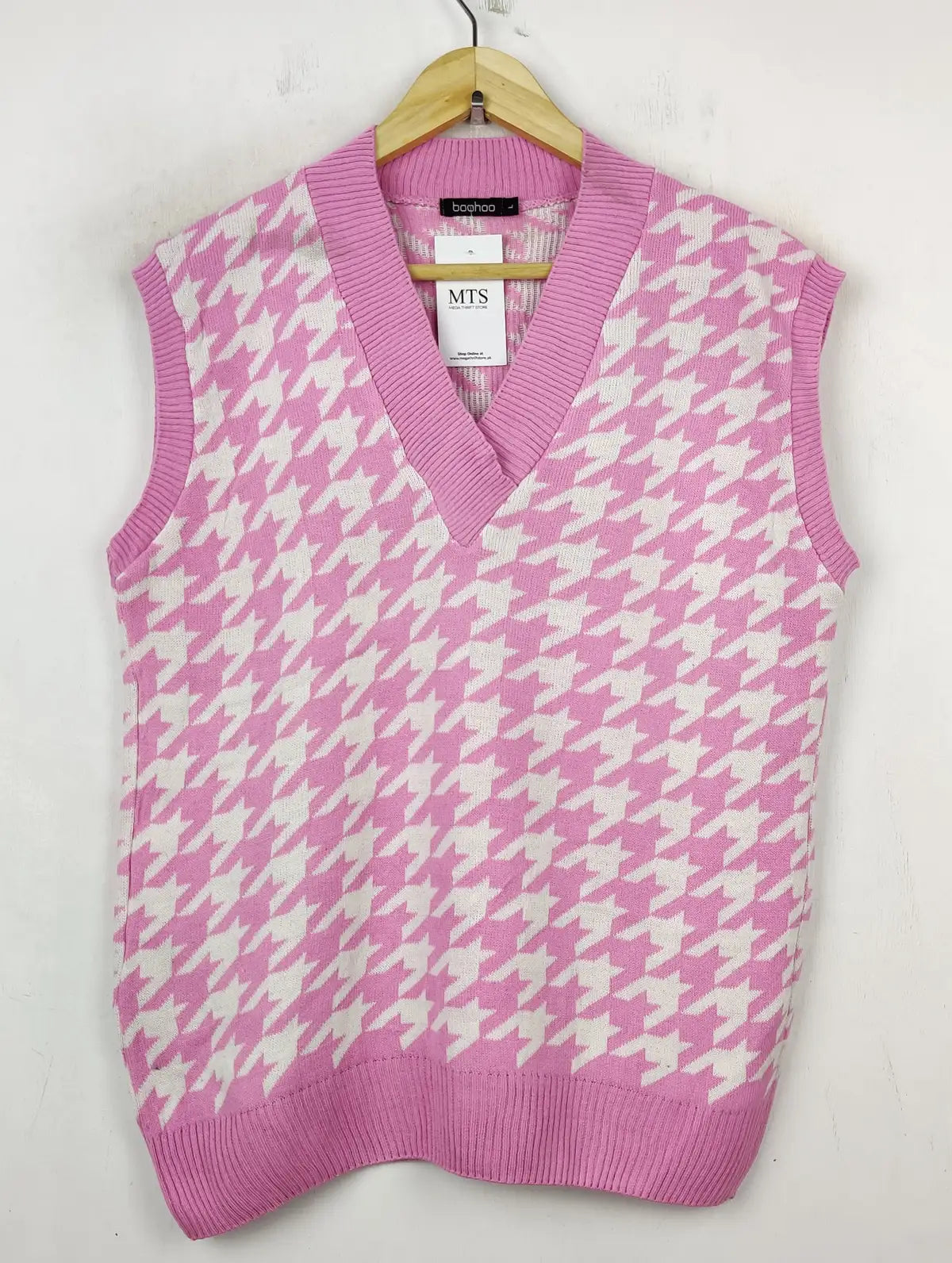 Buy online pre-used pre-loved 100% authentic & Original branded Boohoo (SL-2851) available in Pakistan. Top international brands avilable.