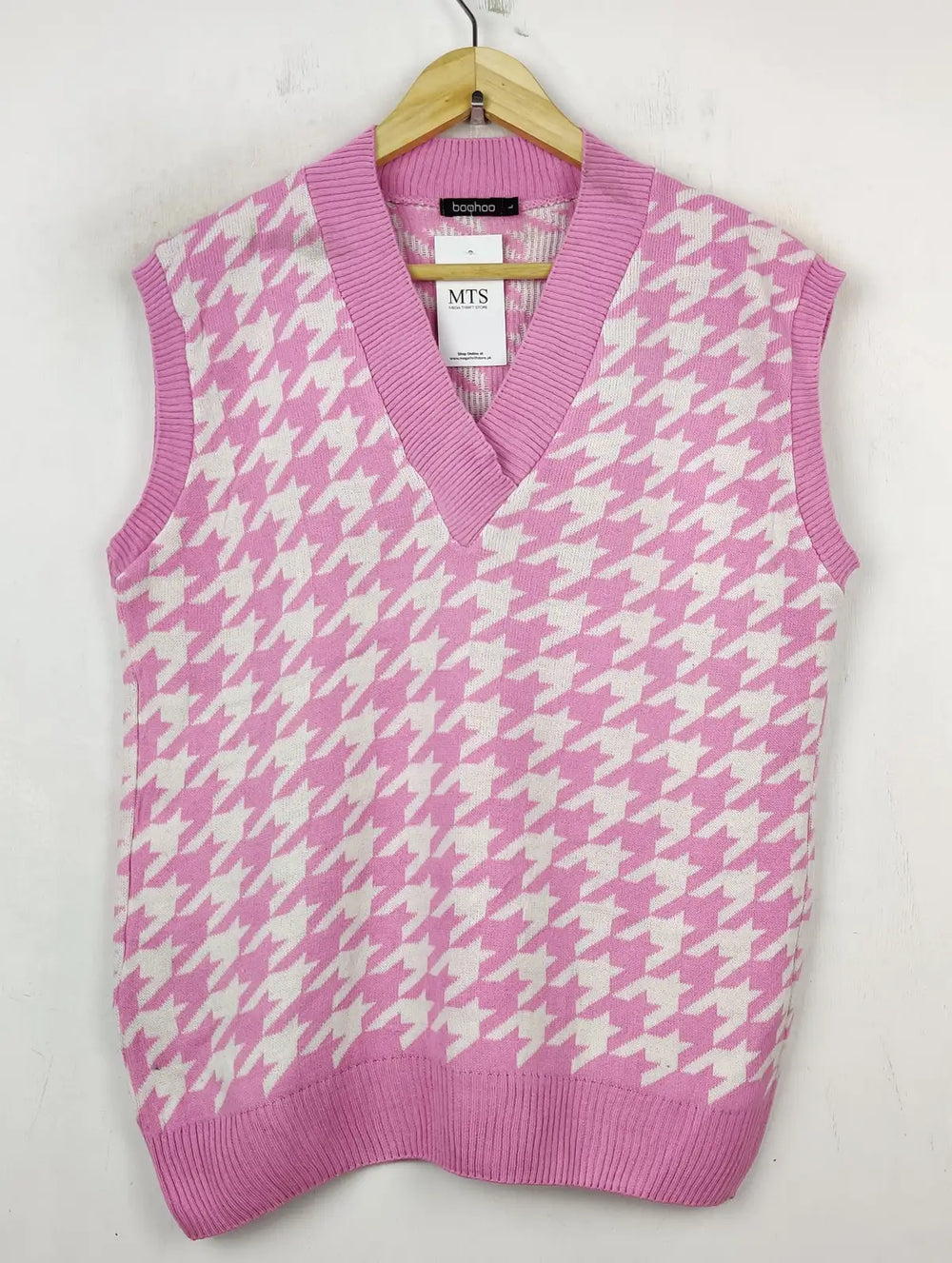 Buy online pre-used pre-loved 100% authentic & Original branded Boohoo (SL-2851) available in Pakistan. Top international brands avilable.