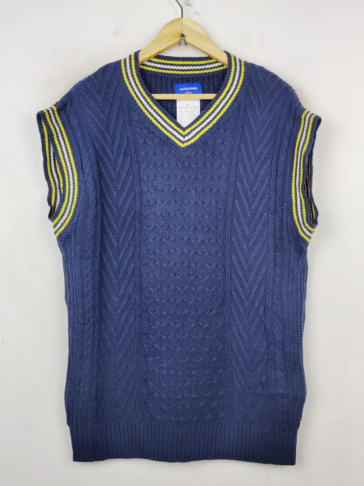 Buy online pre-used pre-loved 100% authentic & Original branded Jack & Jones (SL-2859) available in Pakistan. Top international brands avilable.