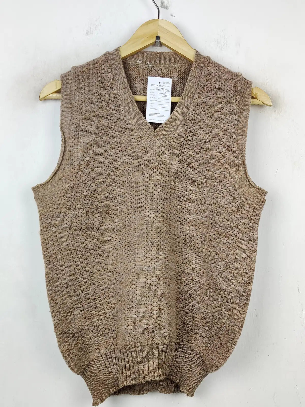 Buy online pre-used pre-loved 100% authentic & Original branded Unknown Brand (SL-2882) available in Pakistan. Top international brands avilable.