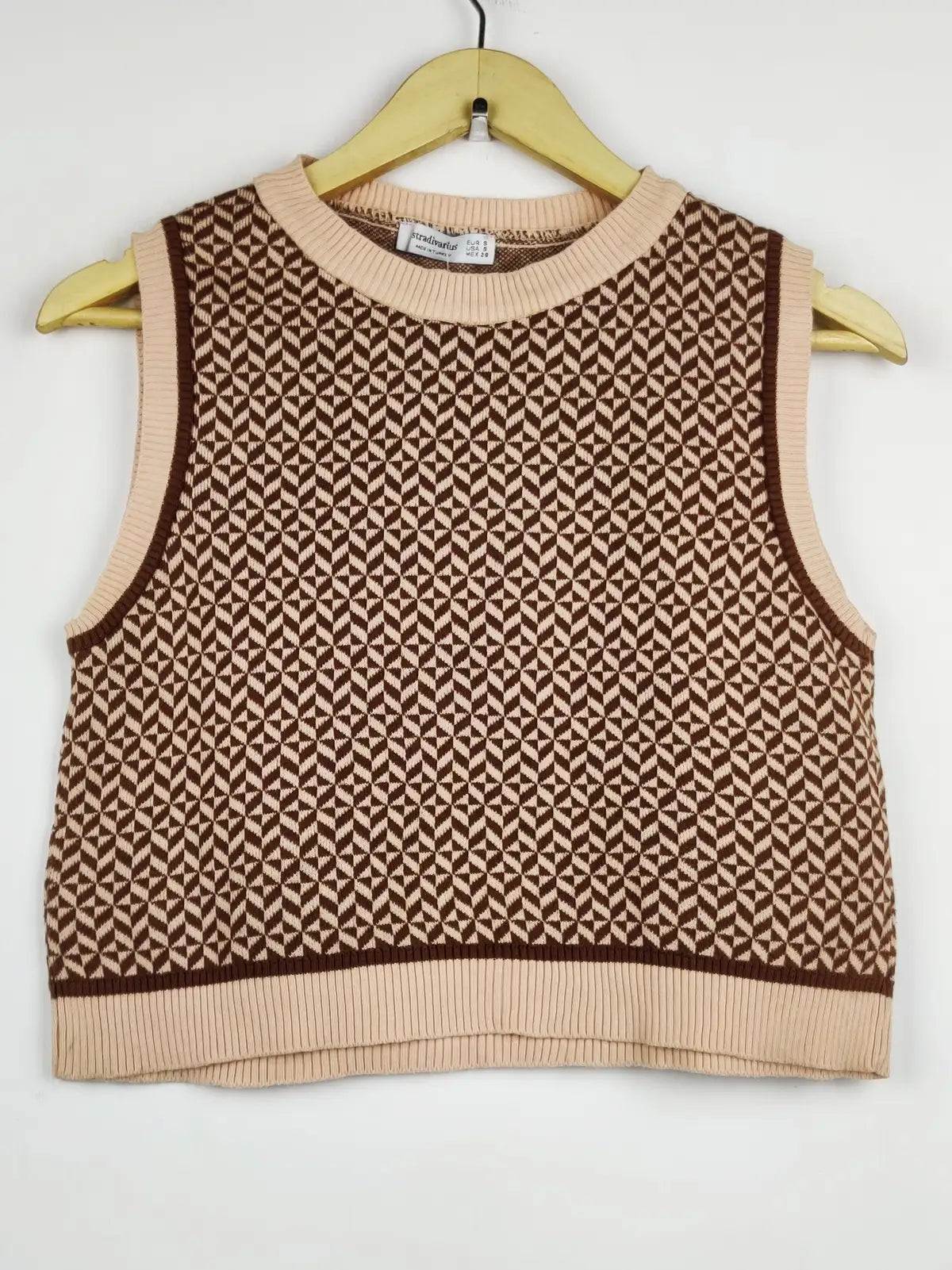 Buy online pre-used pre-loved 100% authentic & Original branded Stradivarius (SL-2892) available in Pakistan. Top international brands avilable.