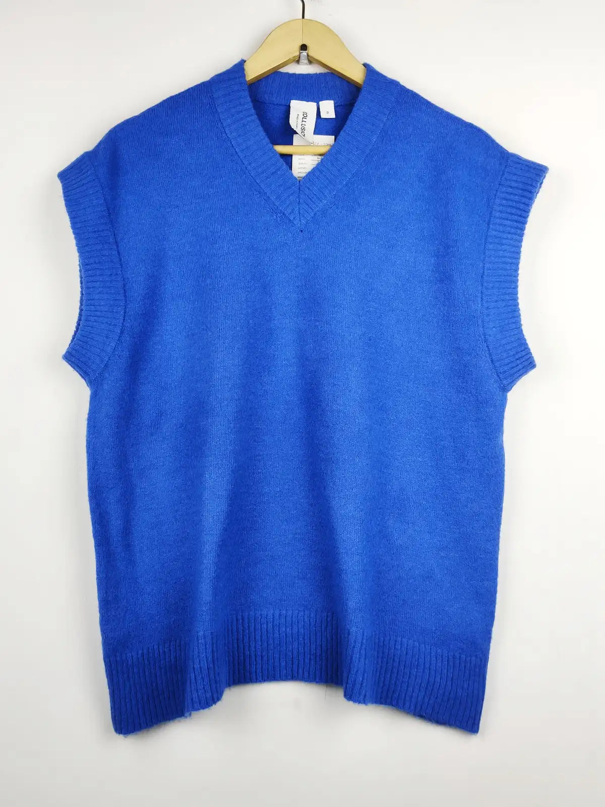 Buy online pre-used pre-loved 100% authentic & Original branded Collusion (SL-2901) available in Pakistan. Top international brands avilable.