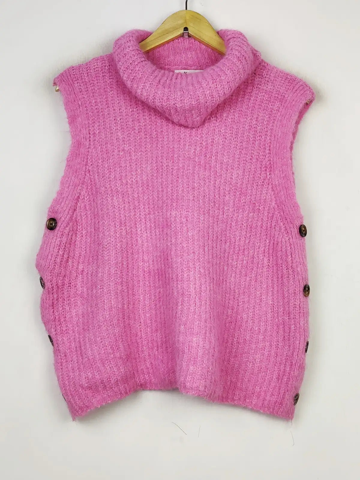 Buy online pre-used pre-loved 100% authentic & Original branded Kilky (SL-2938) available in Pakistan. Top international brands avilable.