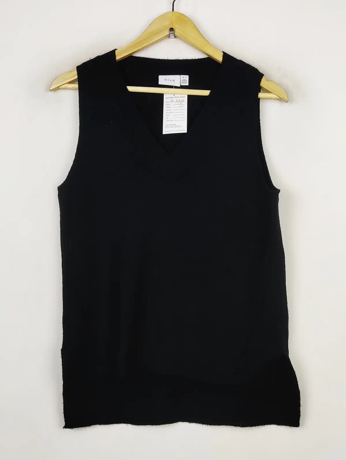 Buy online pre-used pre-loved 100% authentic & Original branded Vila (SL-2946) available in Pakistan. Top international brands avilable.