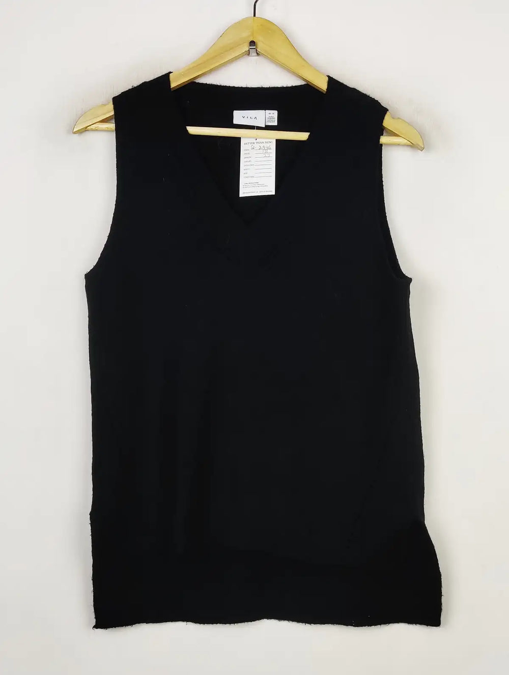 Buy online pre-used pre-loved 100% authentic & Original branded Vila (SL-2946) available in Pakistan. Top international brands avilable.