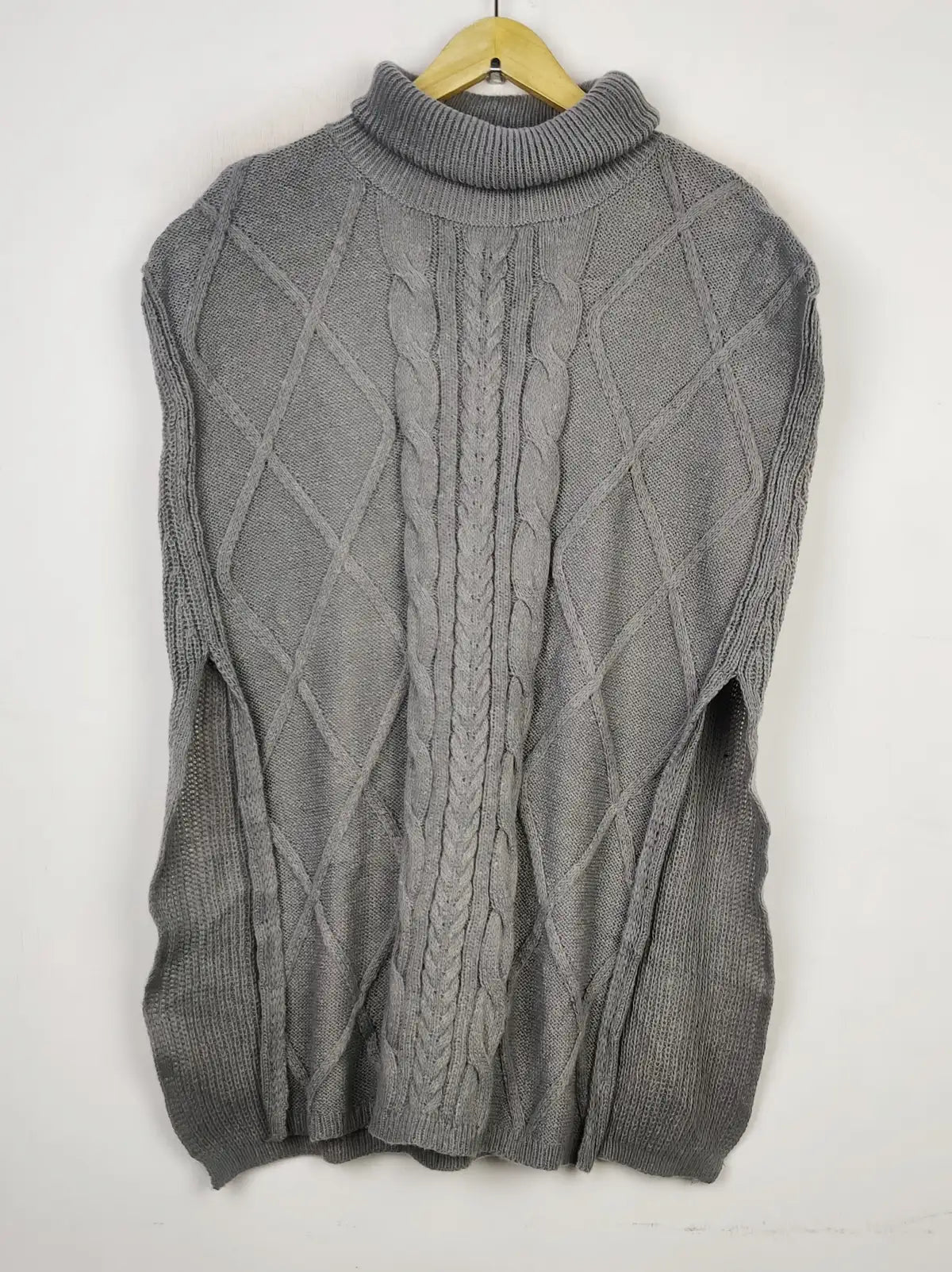 Buy online pre-used pre-loved 100% authentic & Original branded Unknown Brand (SL-2959) available in Pakistan. Top international brands avilable.