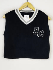 Buy online pre-used pre-loved 100% authentic & Original branded Urban Outfitters (SL-2981) available in Pakistan. Top international brands avilable.