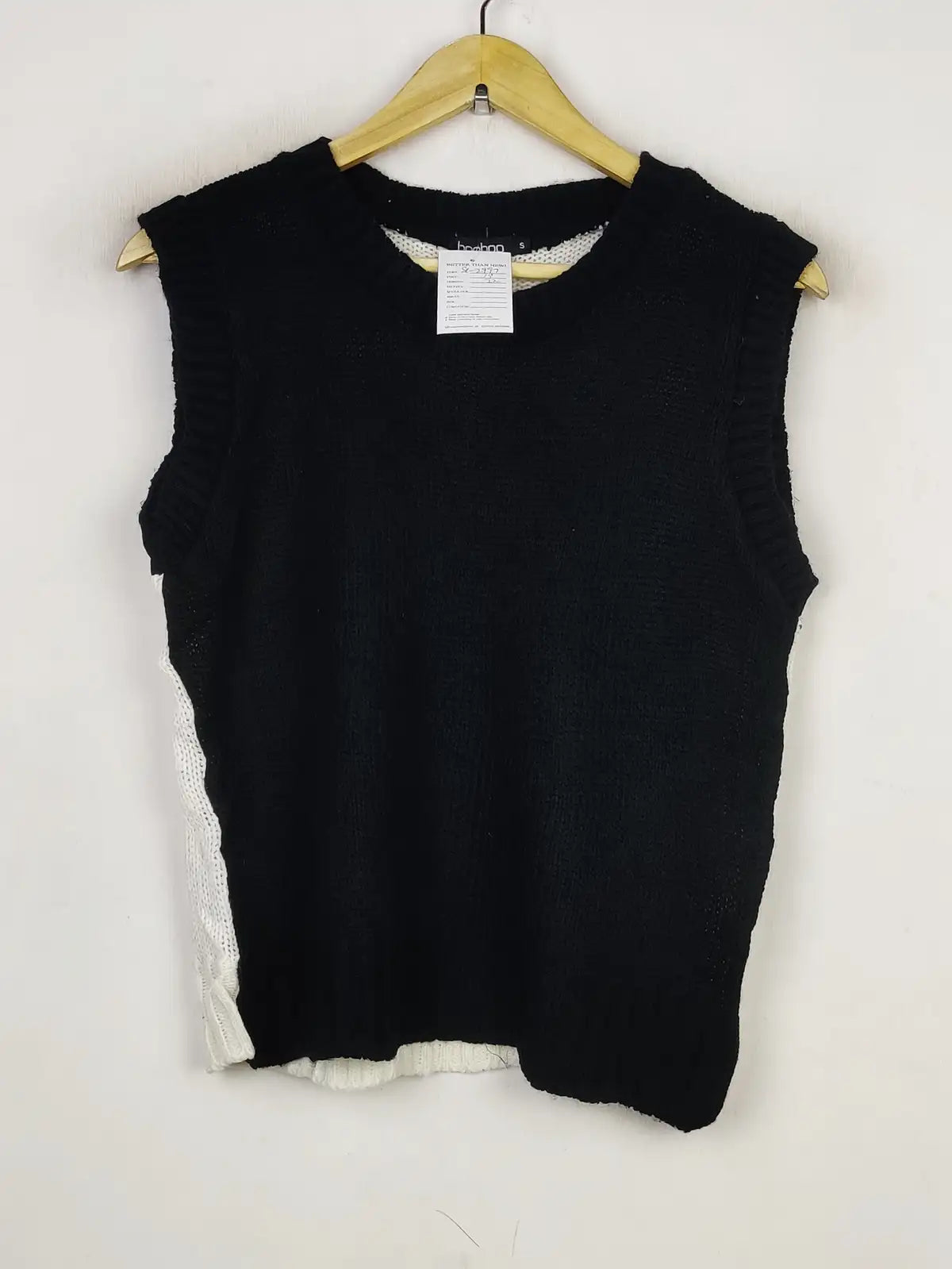 Buy online pre-used pre-loved 100% authentic & Original branded Boohoo (SL-2997) available in Pakistan. Top international brands avilable.