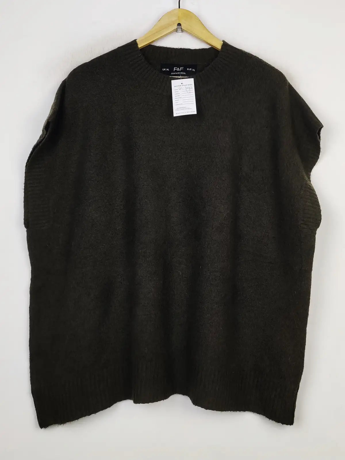 Buy online pre-used pre-loved 100% authentic & Original branded F&F (SL-3002) available in Pakistan. Top international brands avilable.