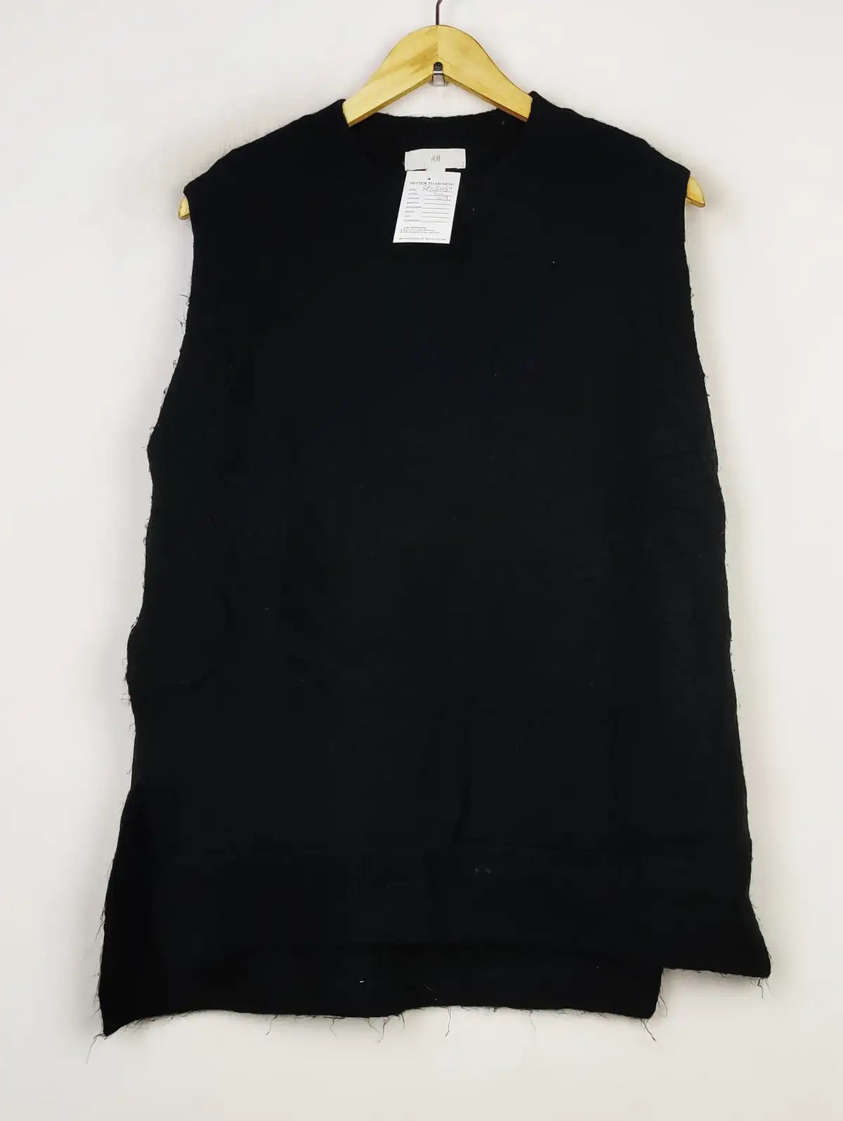 Buy online pre-used pre-loved 100% authentic & Original branded H&M (SL-3037) available in Pakistan. Top international brands avilable.