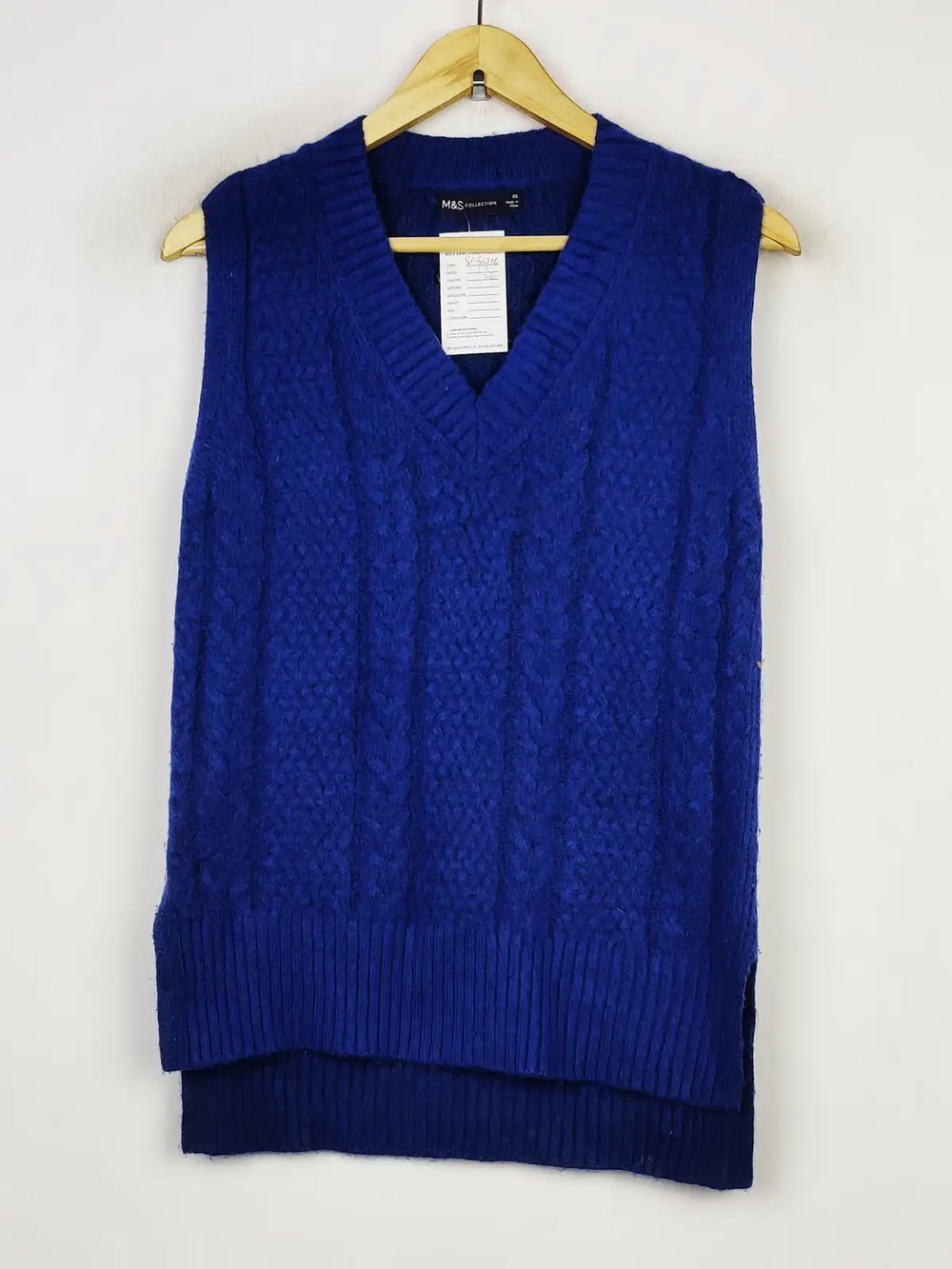 Buy online pre-used pre-loved 100% authentic & Original branded Marks & Spencer (SL-3046) available in Pakistan. Top international brands avilable.