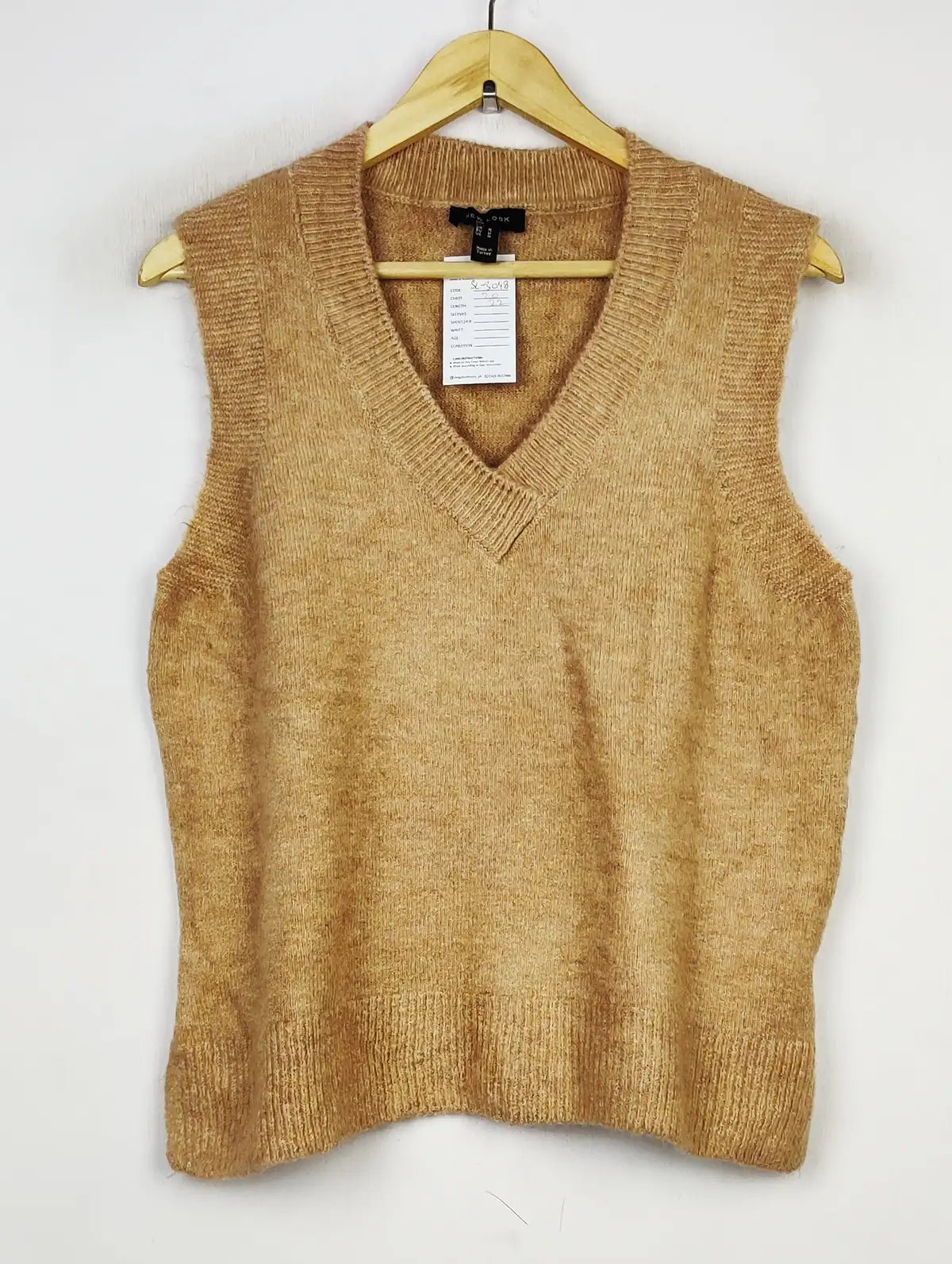 Buy online pre-used pre-loved 100% authentic & Original branded New Look (SL-3048) available in Pakistan. Top international brands avilable.