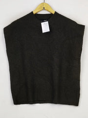 Buy online pre-used pre-loved 100% authentic & Original branded F&F (SL-3056) available in Pakistan. Top international brands avilable.