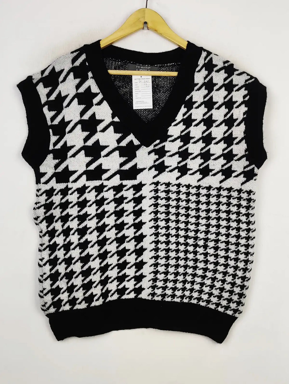 Buy online pre-used pre-loved 100% authentic & Original branded Primark (SL-3067) available in Pakistan. Top international brands avilable.