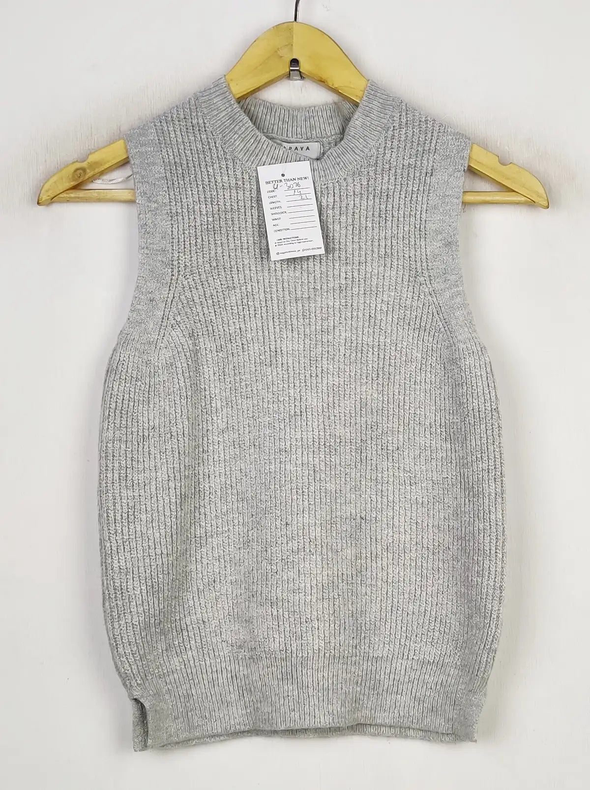 Buy online pre-used pre-loved 100% authentic & Original branded Papaya (SL-3076) available in Pakistan. Top international brands avilable.