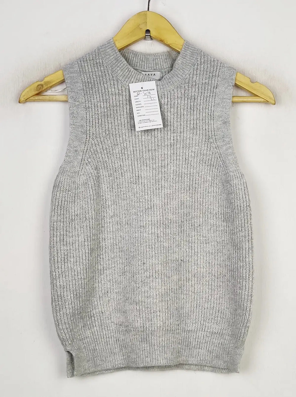 Buy online pre-used pre-loved 100% authentic & Original branded Papaya (SL-3076) available in Pakistan. Top international brands avilable.