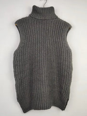 Buy online pre-used pre-loved 100% authentic & Original branded Unknown Brand (SL-3141) available in Pakistan. Top international brands avilable.