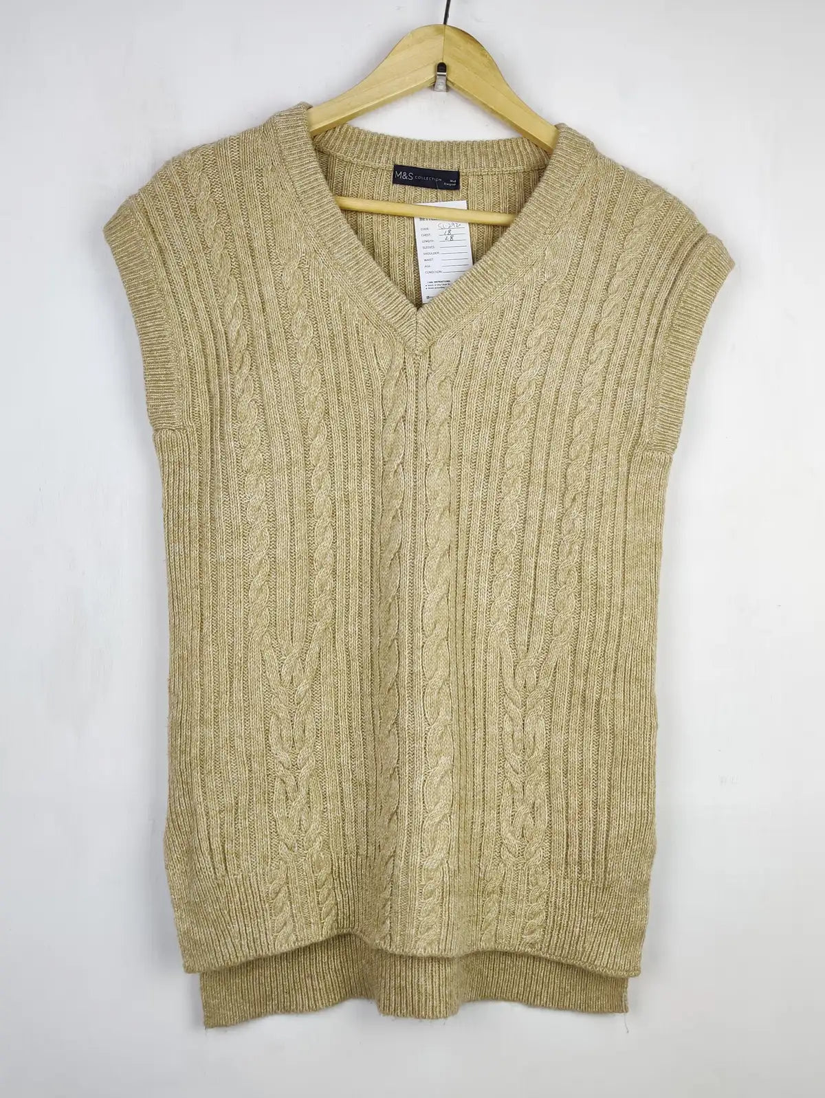 Buy online pre-used pre-loved 100% authentic & Original branded Marks & Spencer (SL-3147) available in Pakistan. Top international brands avilable.