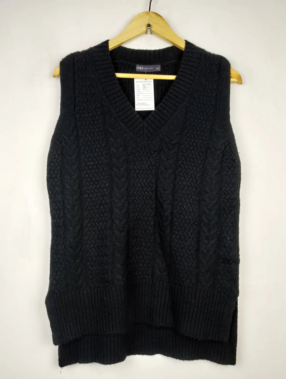 Buy online pre-used pre-loved 100% authentic & Original branded Marks & Spencer (SL-3172) available in Pakistan. Top international brands avilable.