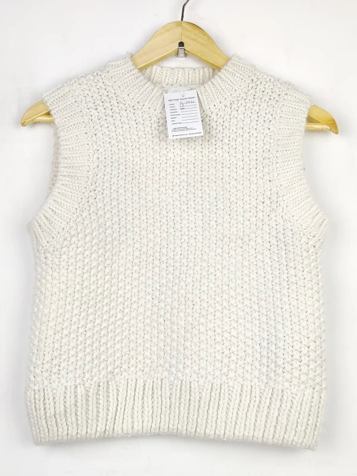 Buy online pre-used pre-loved 100% authentic & Original branded H&M (SL-3189) available in Pakistan. Top international brands avilable.