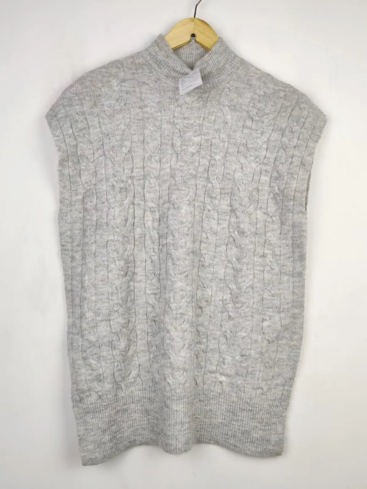 Buy online pre-used pre-loved 100% authentic & Original branded F&F (SL-3219) available in Pakistan. Top international brands avilable.