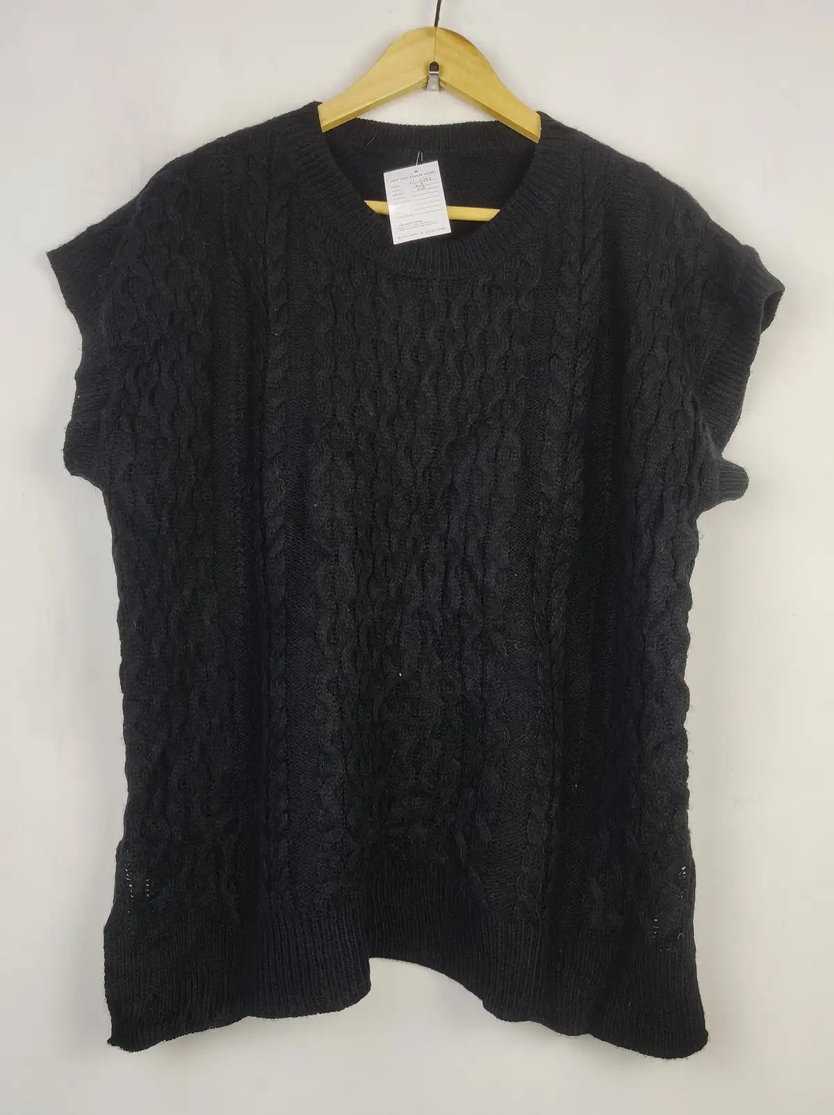 Buy online pre-used pre-loved 100% authentic & Original branded Unknown Brand (SL-3224) available in Pakistan. Top international brands avilable.