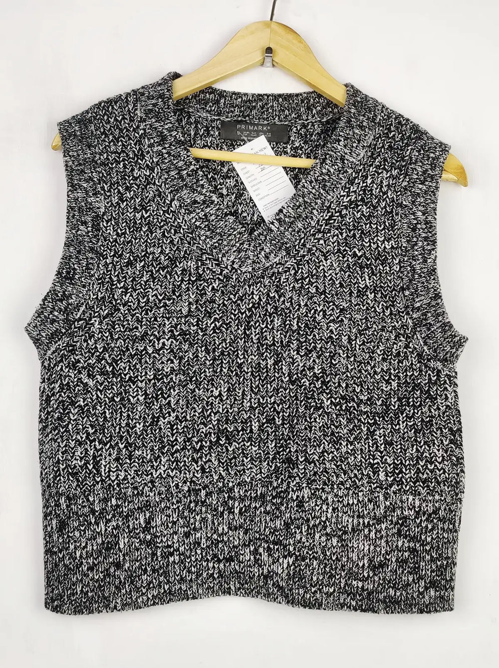 Buy online pre-used pre-loved 100% authentic & Original branded Primark (SL-3239) available in Pakistan. Top international brands avilable.