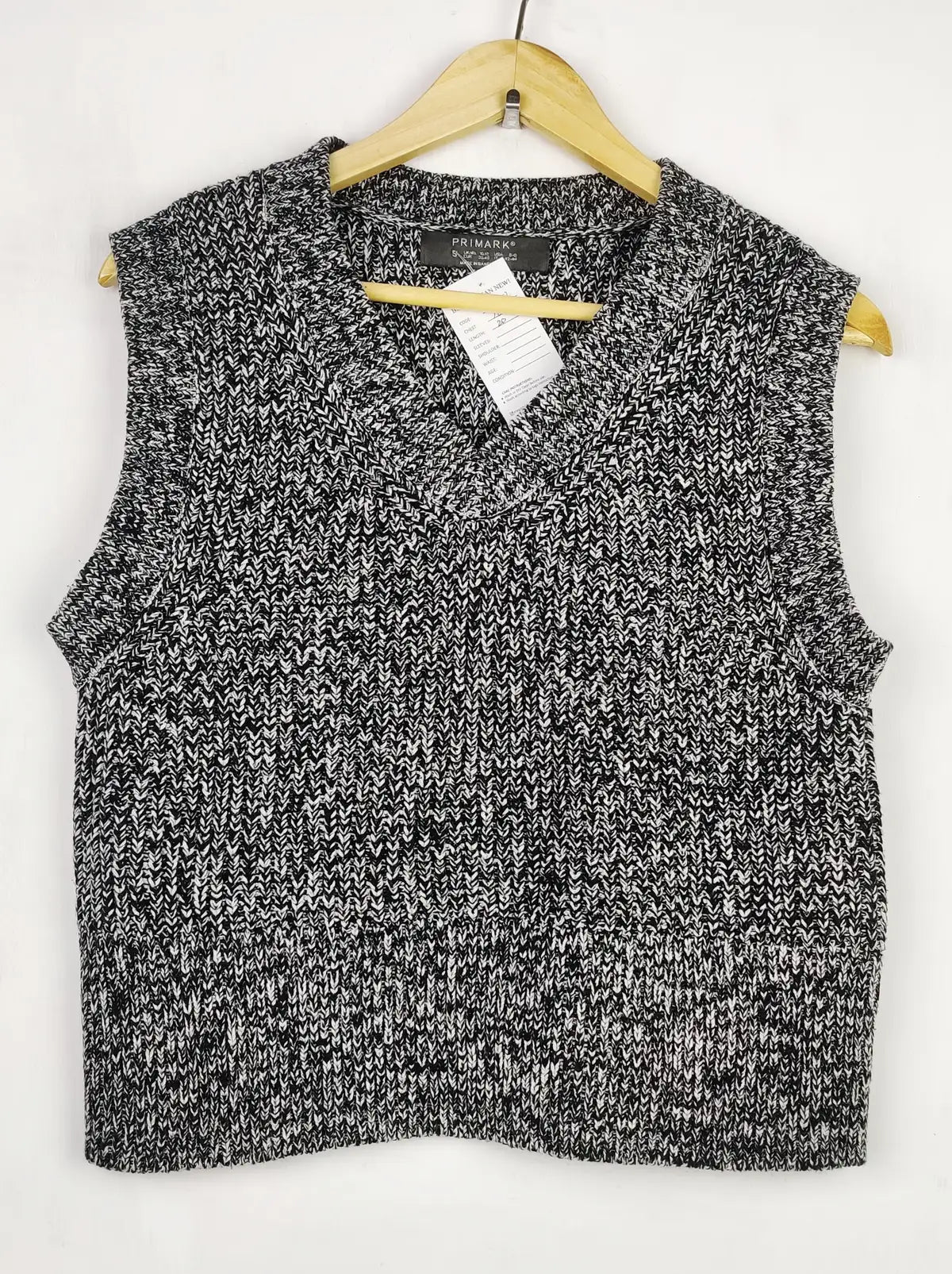 Buy online pre-used pre-loved 100% authentic & Original branded Primark (SL-3239) available in Pakistan. Top international brands avilable.