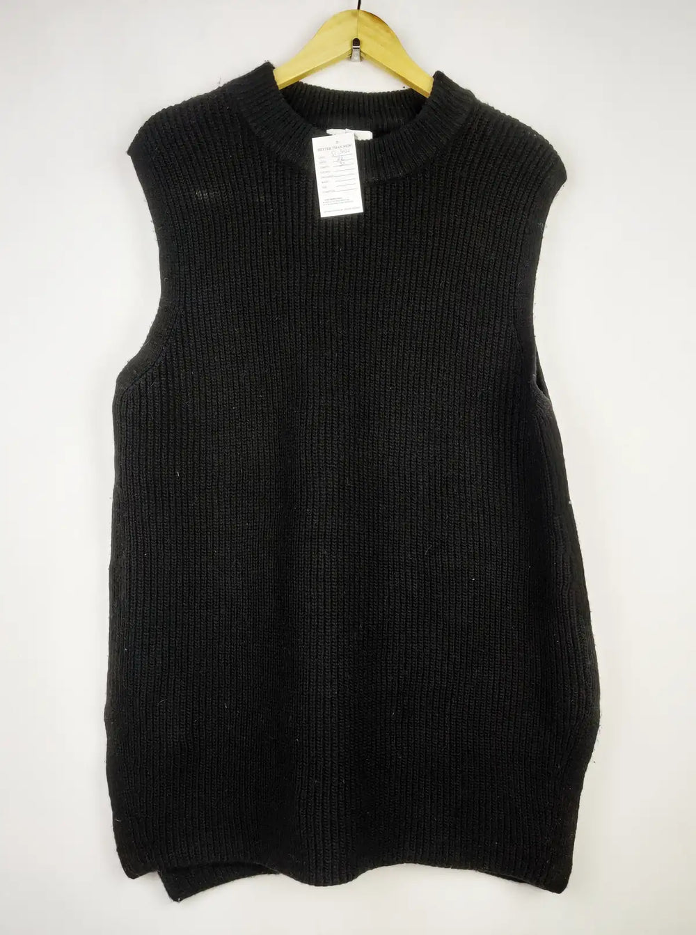 Buy online pre-used pre-loved 100% authentic & Original branded H&M (SL-3253) available in Pakistan. Top international brands avilable.