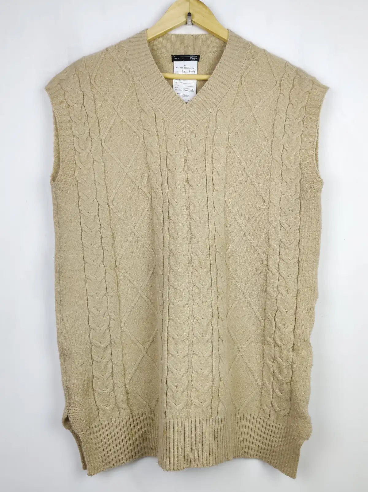Buy online pre-used pre-loved 100% authentic & Original branded Dazy (SL-3286) available in Pakistan. Top international brands avilable.