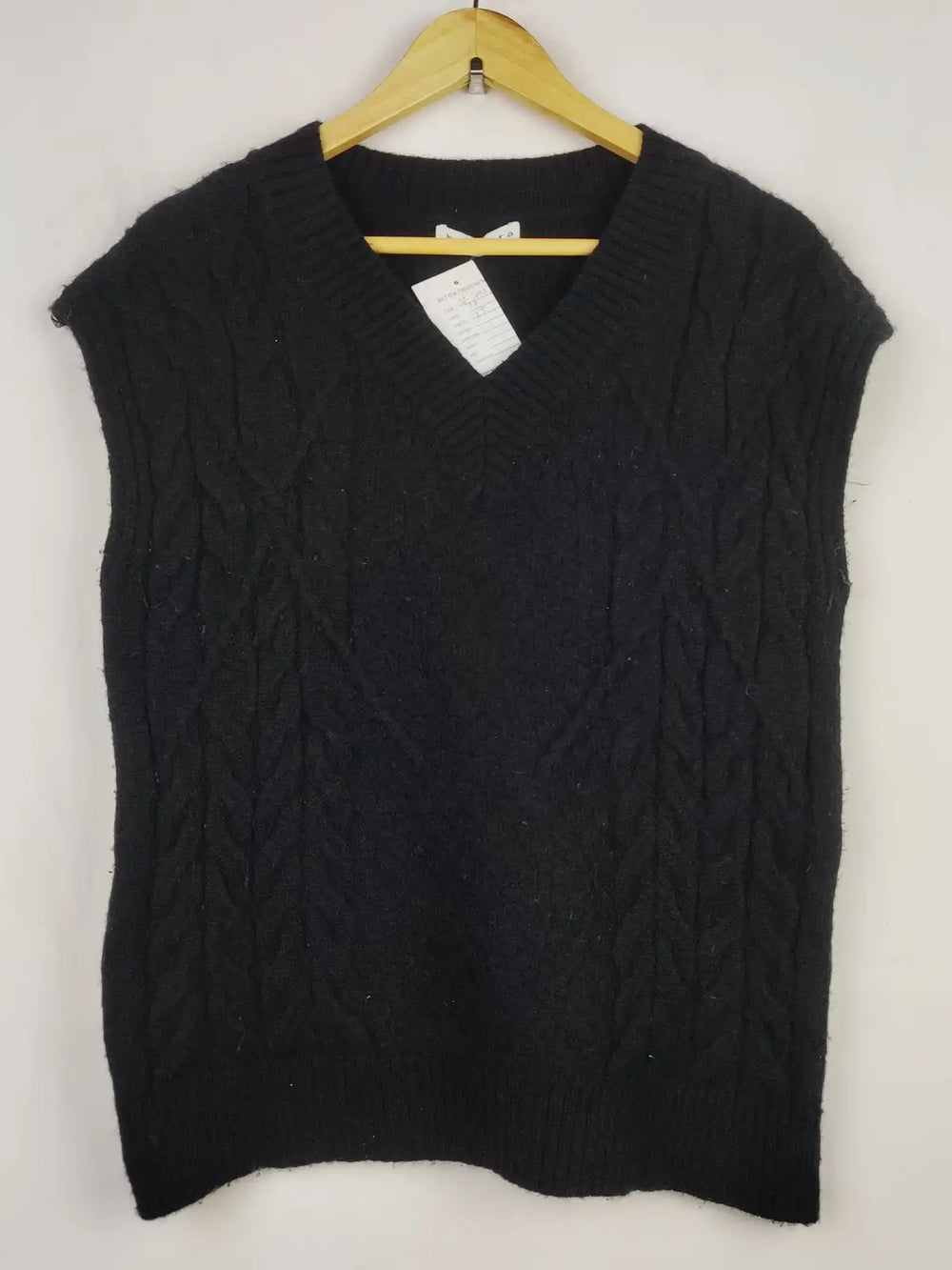 Buy online pre-used pre-loved 100% authentic & Original branded By Clara (SL-3289) available in Pakistan. Top international brands avilable.