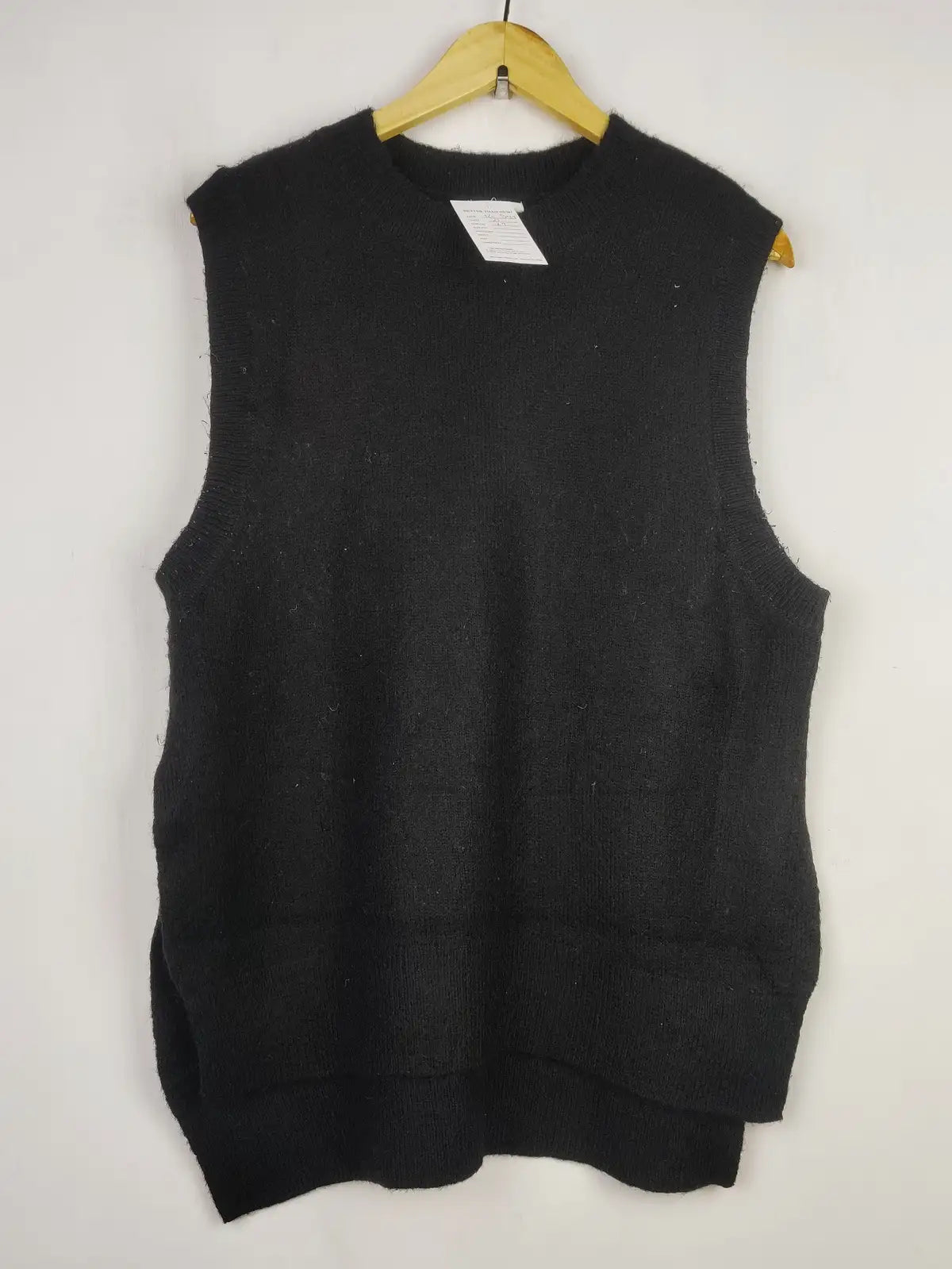 Buy online pre-used pre-loved 100% authentic & Original branded H&M (SL-3292) available in Pakistan. Top international brands avilable.