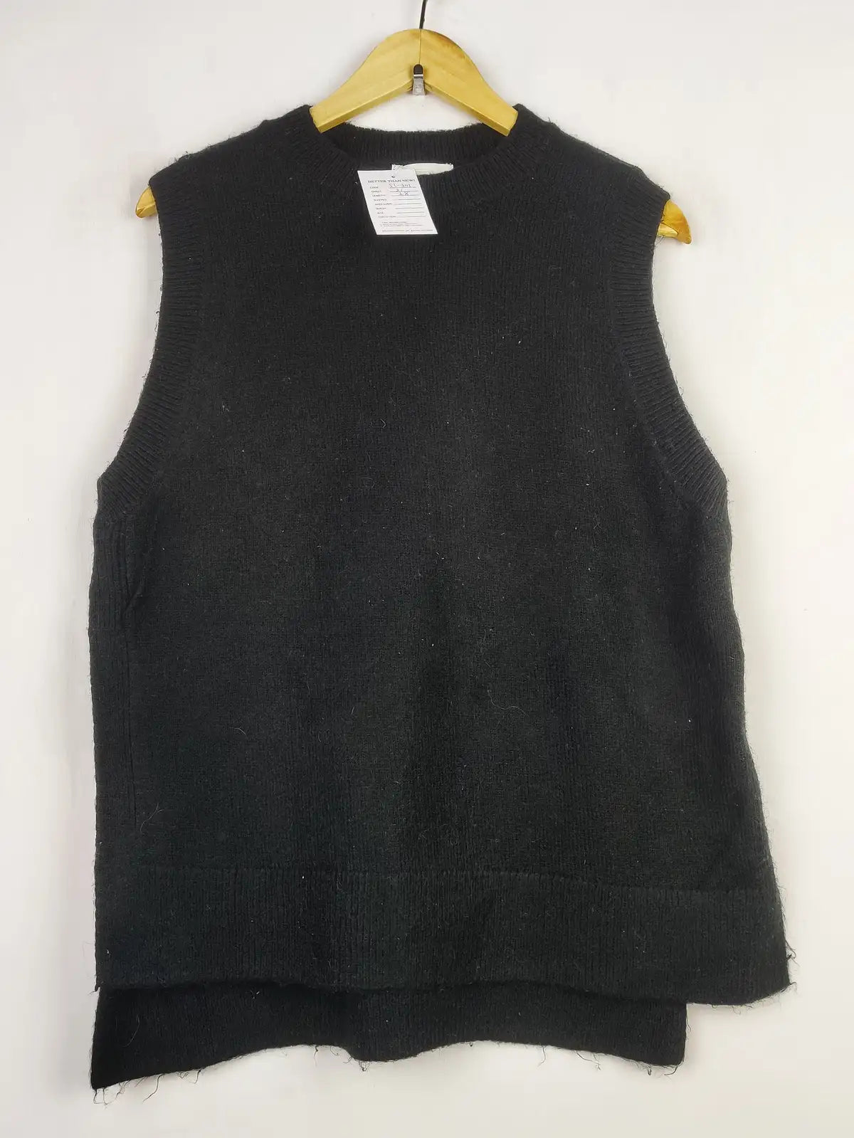 Buy online pre-used pre-loved 100% authentic & Original branded H&M (SL-3338) available in Pakistan. Top international brands avilable.