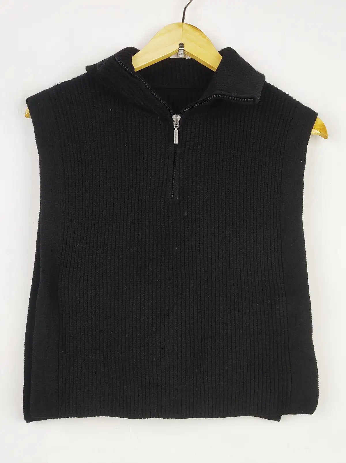 Buy online pre-used pre-loved 100% authentic & Original branded Unknown Brand (SL-3412) available in Pakistan. Top international brands avilable.