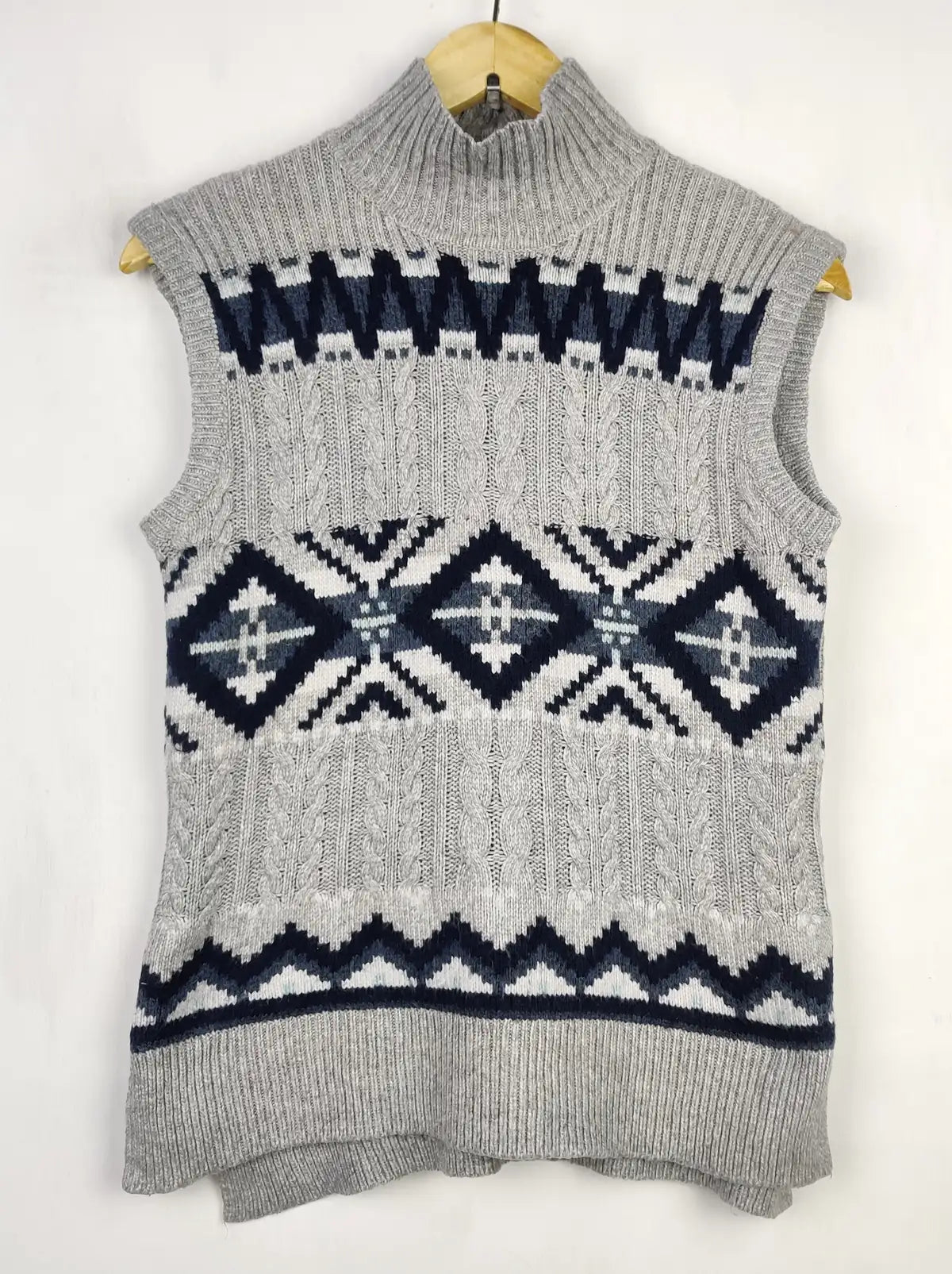 Buy online pre-used pre-loved 100% authentic & Original branded Marks & Spencer (SL-3415) available in Pakistan. Top international brands avilable.