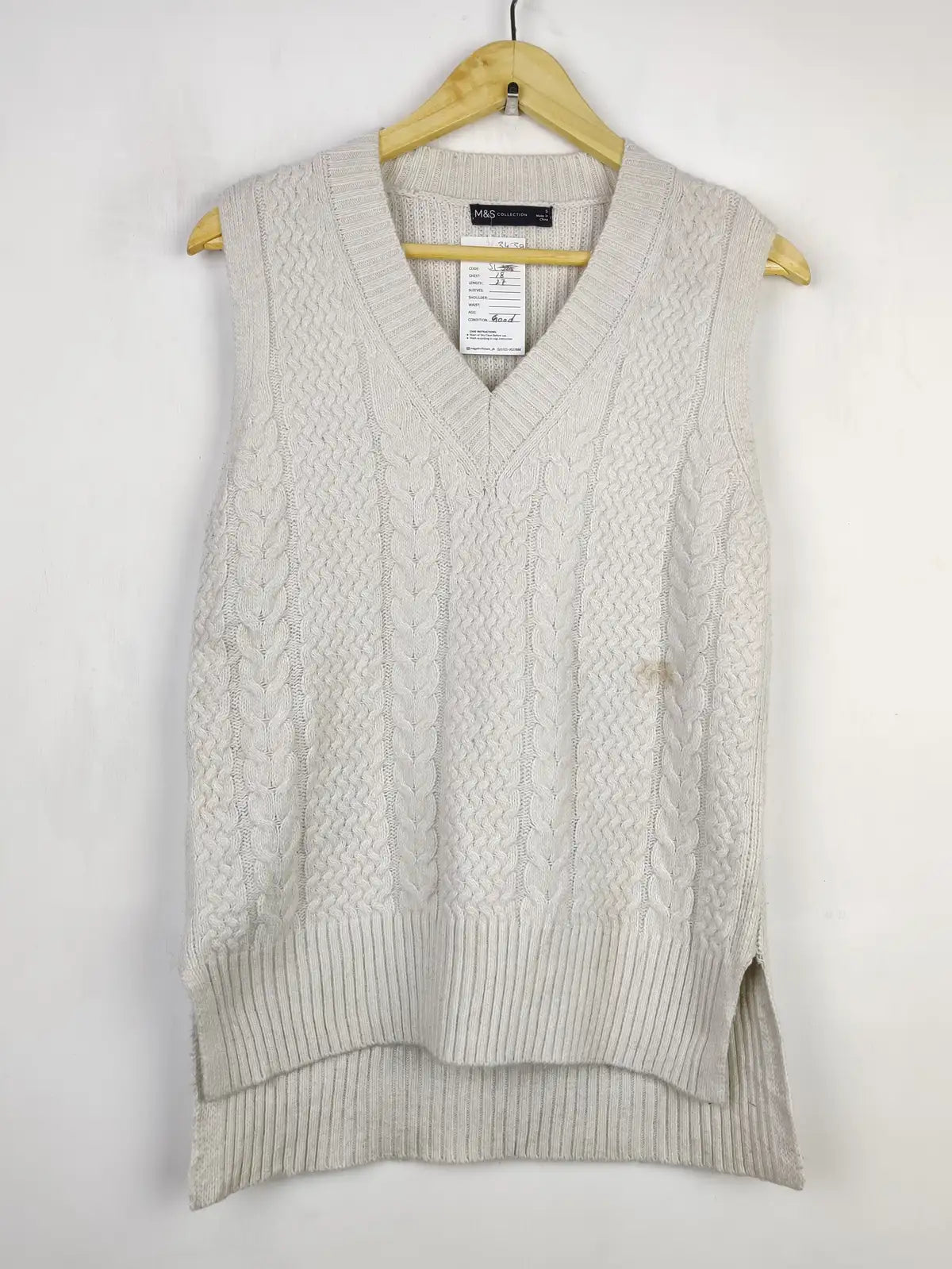 Buy online pre-used pre-loved 100% authentic & Original branded Marks & Spencer (SL-3438) available in Pakistan. Top international brands avilable.
