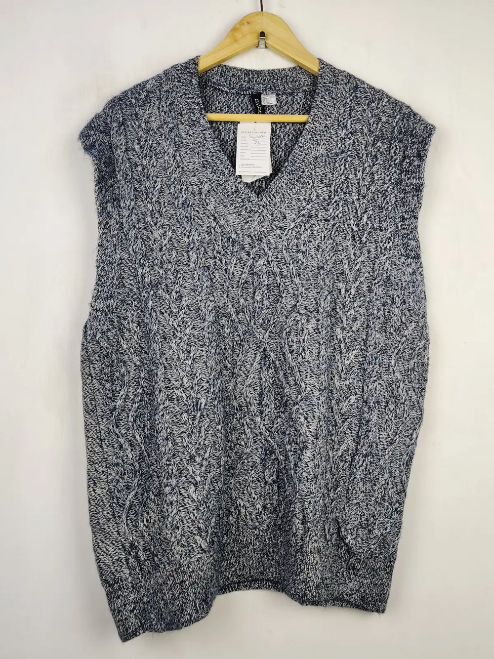 Buy online pre-used pre-loved 100% authentic & Original branded H&M (SL-3490) available in Pakistan. Top international brands avilable.