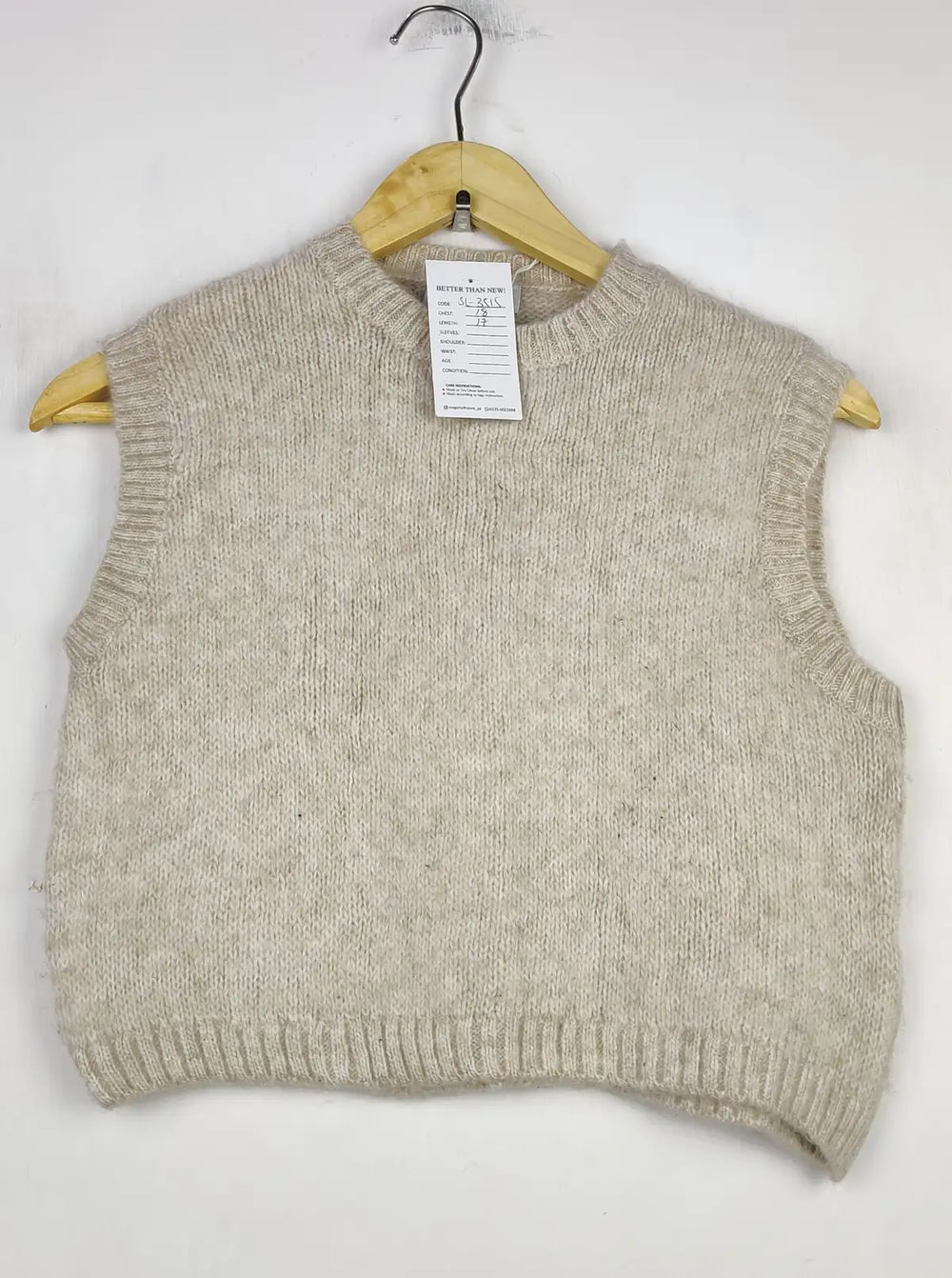 Buy online pre-used pre-loved 100% authentic & Original branded Bershka (SL-3515) available in Pakistan. Top international brands avilable.