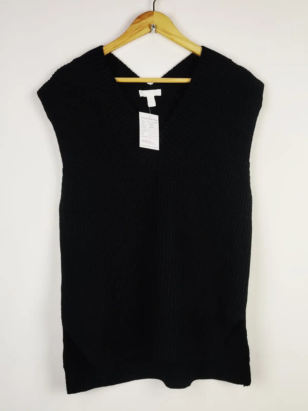 Buy online pre-used pre-loved 100% authentic & Original branded H&M (SL-3570) available in Pakistan. Top international brands avilable.