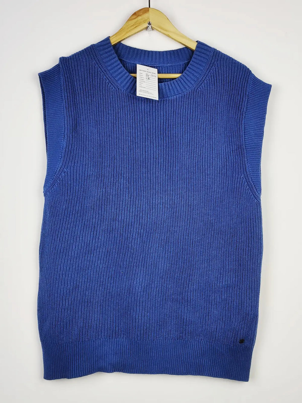 Buy online pre-used pre-loved 100% authentic & Original branded Unknown Brand (SL-3653) available in Pakistan. Top international brands avilable.