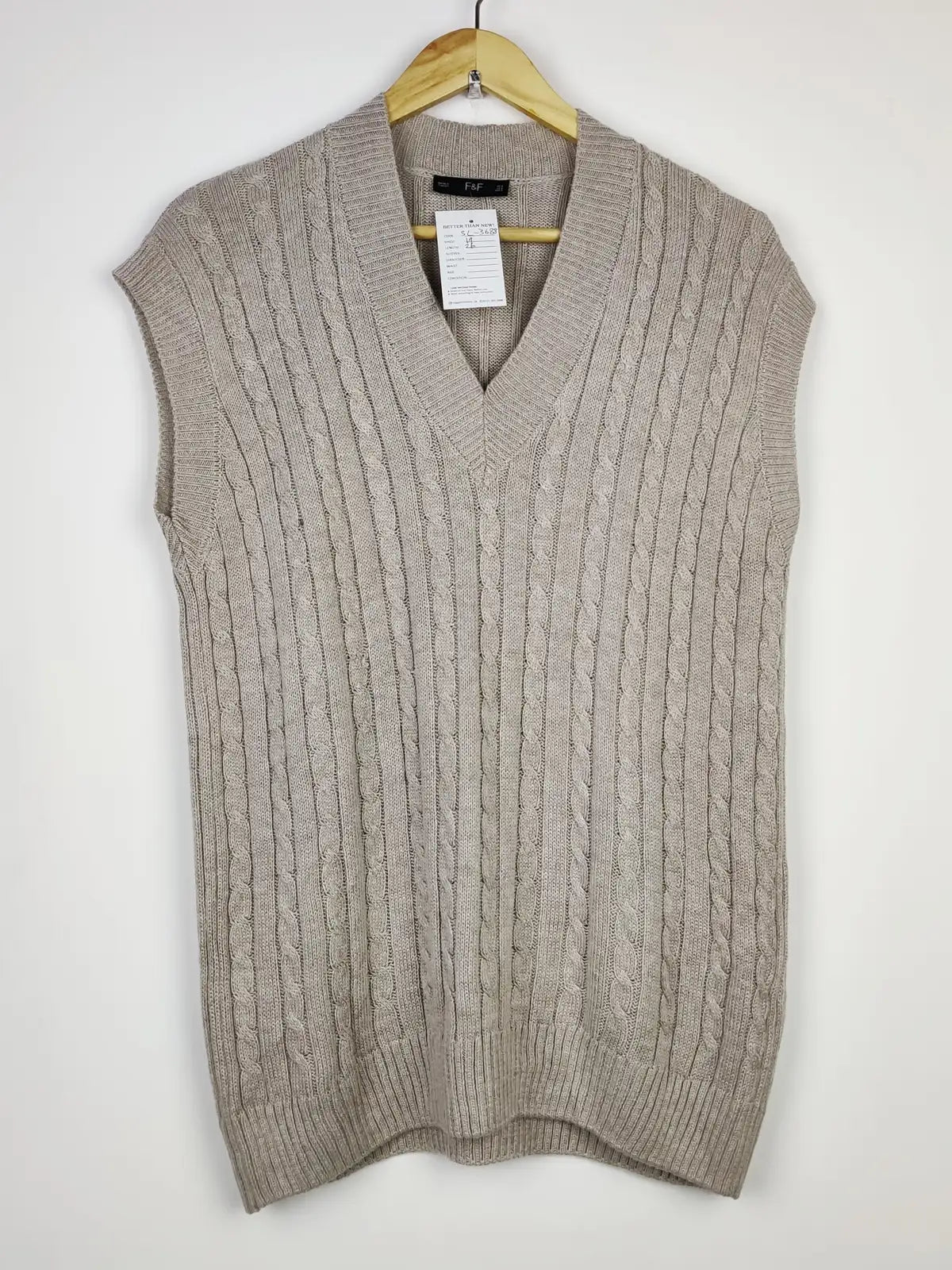 Buy online pre-used pre-loved 100% authentic & Original branded F&F (SL-3688) available in Pakistan. Top international brands avilable.