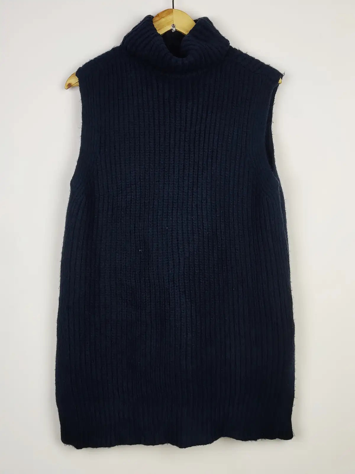 Buy online pre-used pre-loved 100% authentic & Original branded Marks & Spencer (SL-3714) available in Pakistan. Top international brands avilable.