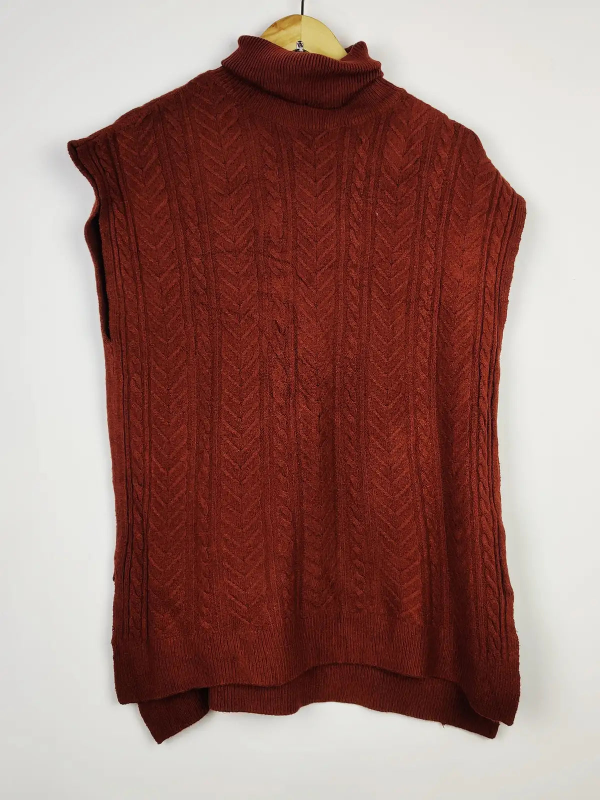 Buy online pre-used pre-loved 100% authentic & Original branded Unknown Brand (SL-3721) available in Pakistan. Top international brands avilable.