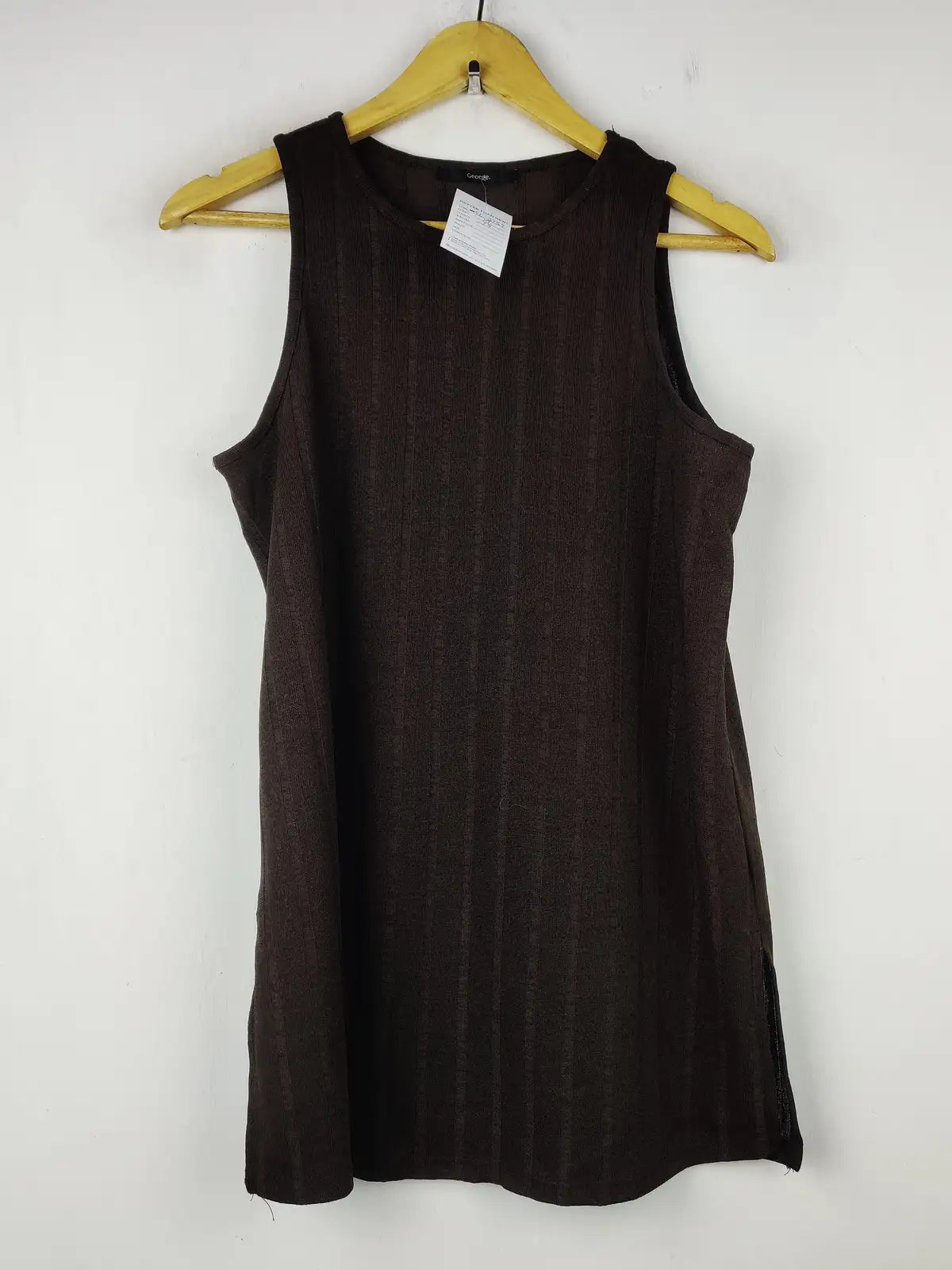 Buy online pre-used pre-loved 100% authentic & Original branded George (SL-3757) available in Pakistan. Top international brands avilable.