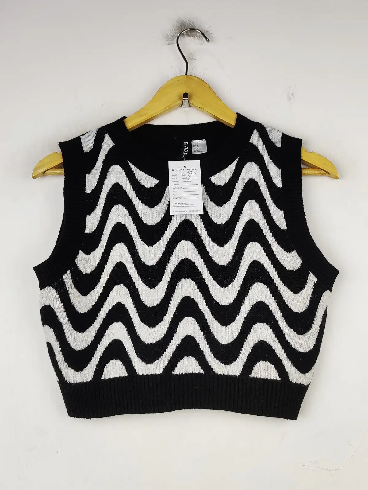 Buy online pre-used pre-loved 100% authentic & Original branded H&M (SL-3810) available in Pakistan. Top international brands avilable.