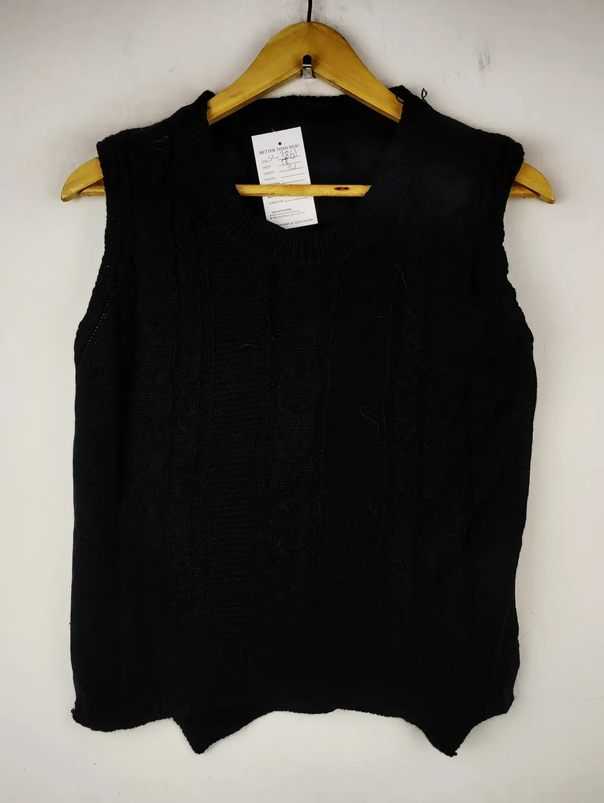 Buy online pre-used pre-loved 100% authentic & Original branded Unknown Brand (SL-3861) available in Pakistan. Top international brands avilable.