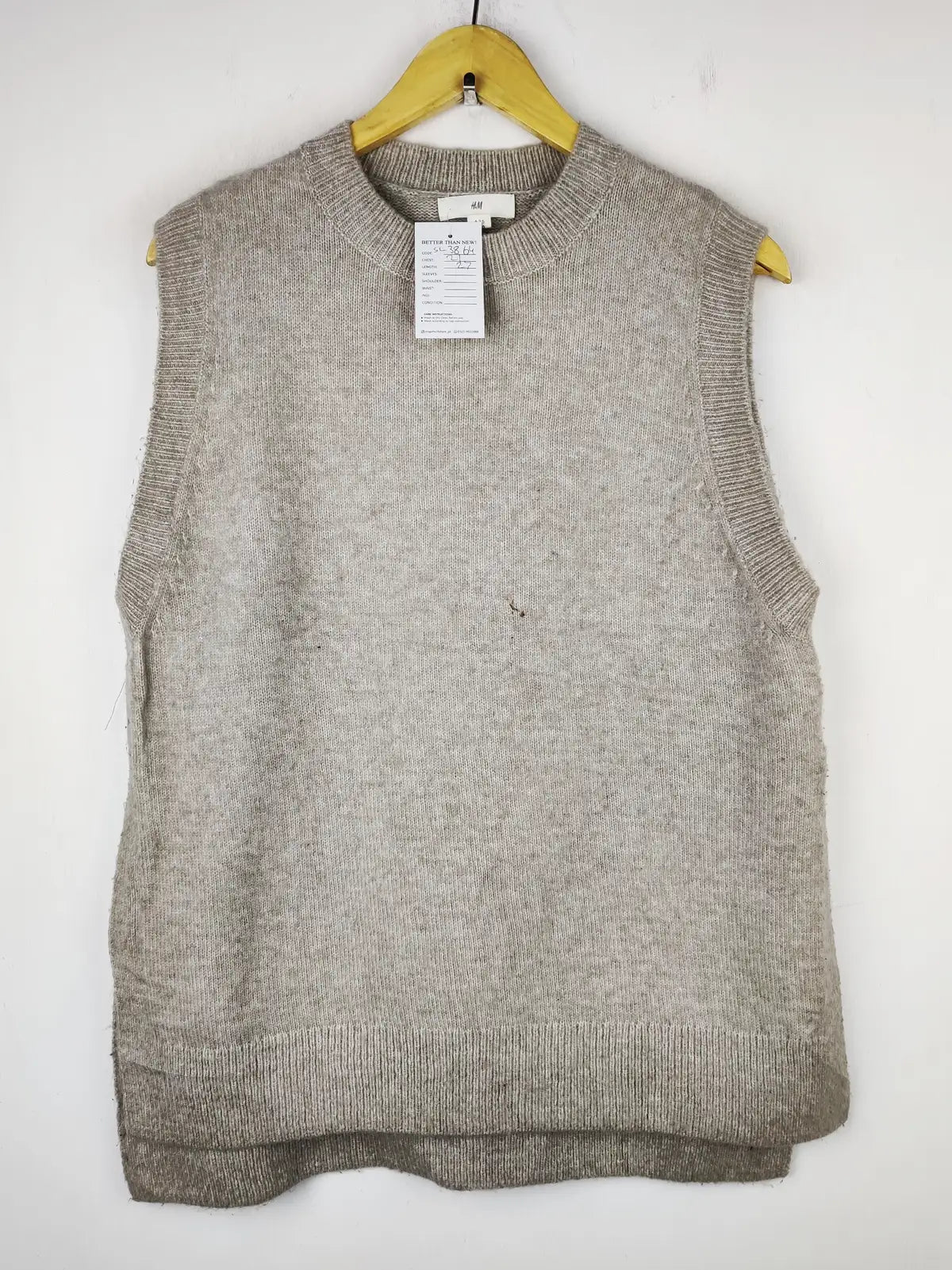 Buy online pre-used pre-loved 100% authentic & Original branded H&M (SL-3864) available in Pakistan. Top international brands avilable.
